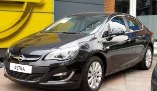 Opel Astra: седан